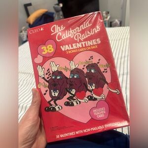 cleo The California Raisins Valentines Box - Red & Pink